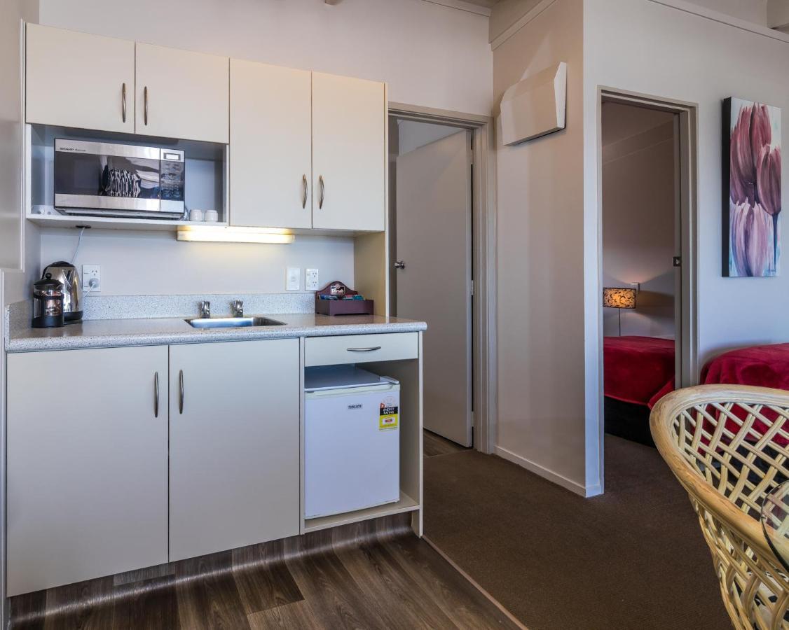 Twin Peaks Lakeside Inn Таупо Екстер'єр фото