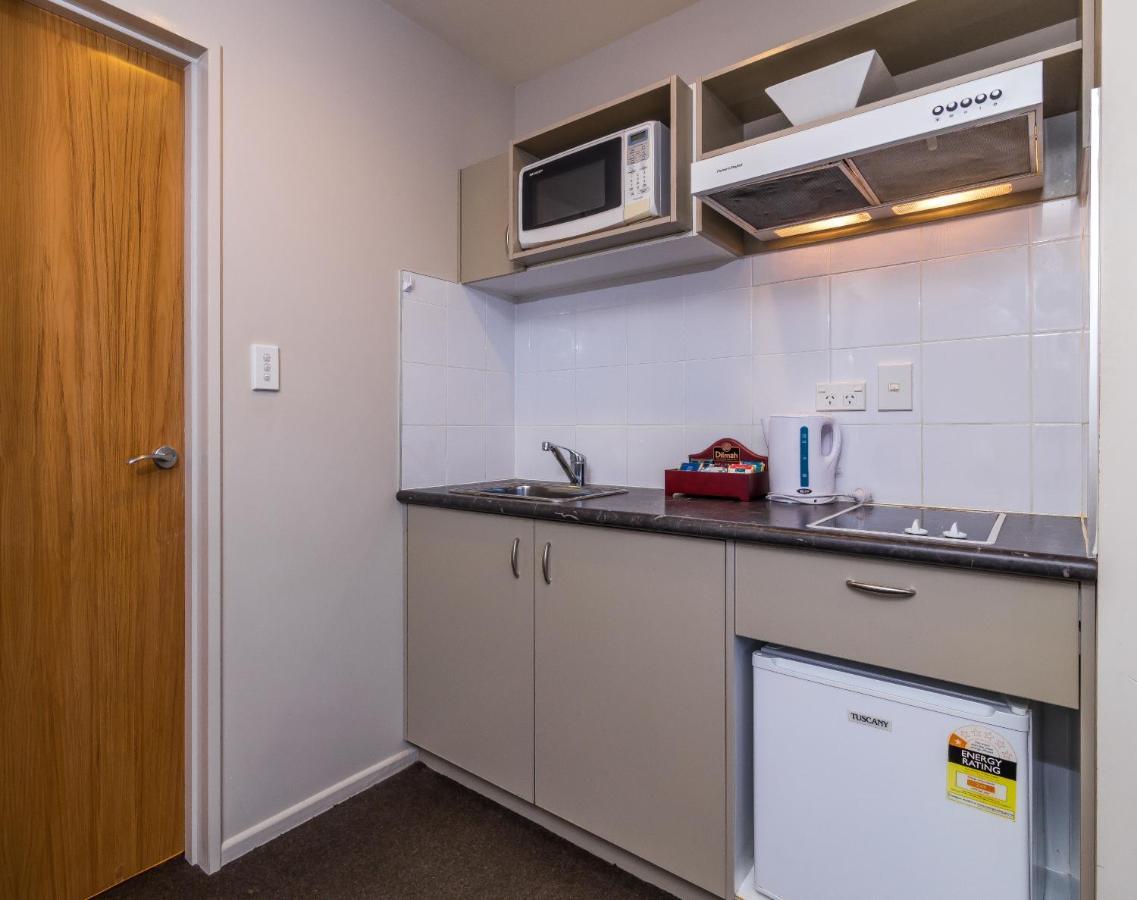 Twin Peaks Lakeside Inn Таупо Екстер'єр фото