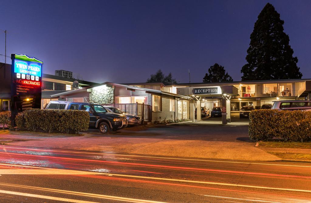 Twin Peaks Lakeside Inn Таупо Екстер'єр фото