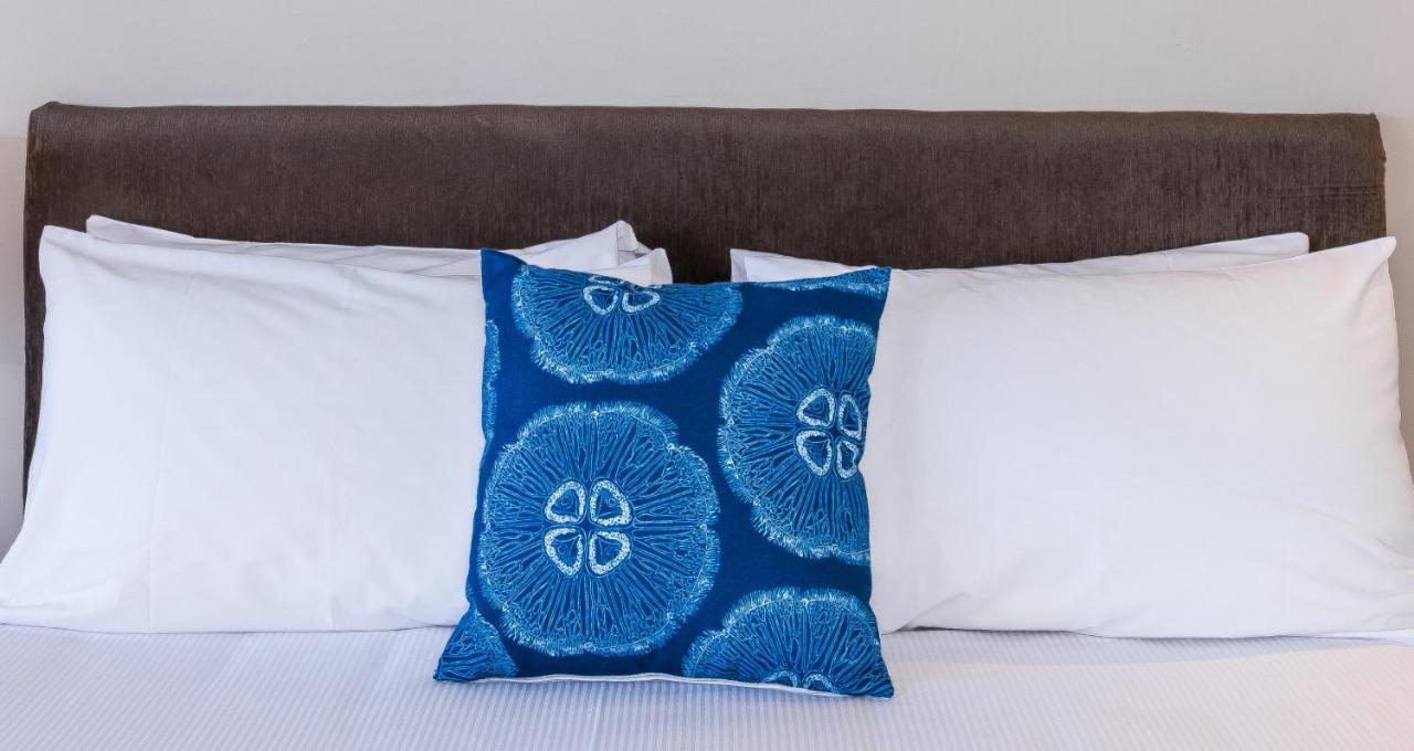 Twin Peaks Lakeside Inn Таупо Екстер'єр фото